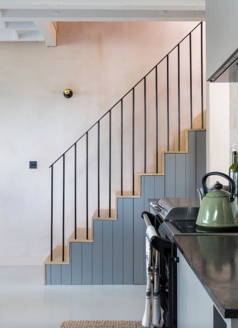 Industrial Design House, Kitchen Industrial Design, Industrial Hallway, Kitchen Loft, Kitchen Industrial, Loft Industrial, Elegant Interior Design, Classic Interior Design, Tile Inspiration