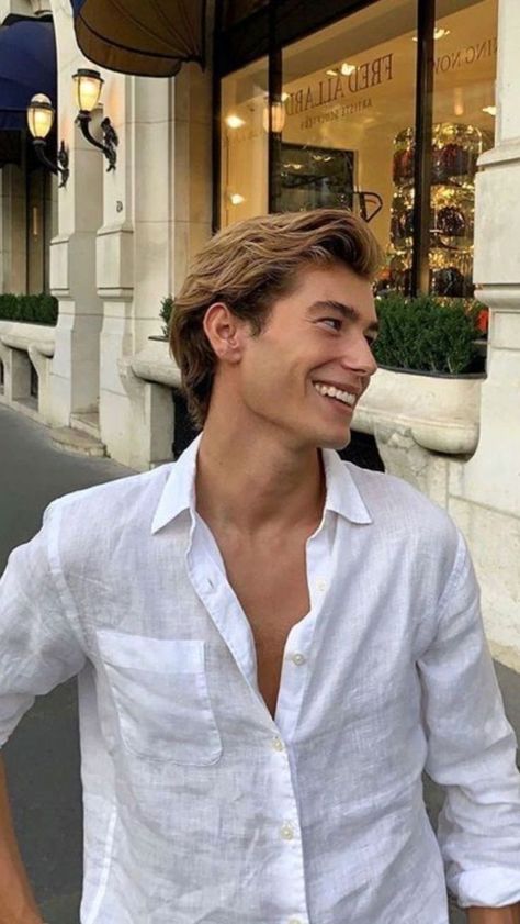 Crew Lancaster, Fall Italy Outfits, Italy Outfits Men, Men Fashion Trends, Old Money Hairstyles, Italy Outfits, Corte De Cabelo Masculino, Ralph Lauren Boys, Old Money Aesthetic