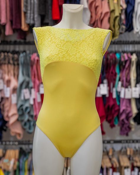 It’s all about yellow 💛 Check out our new yellow leotards, now available on our website 😍 1) Straw yellow spaghetti straps leotard MP698 2) Yellow lace tank leotard MP756 Find already matching straw yellow and yellow skirts and trash bag pants on our website 💛 #ballet #leotard #leotards #balletwear #balletphotography #balletworld #balletpost #balletlove #balletlovers #balletbody #dancewear #balletleotards #worldwideballet Trash Bag Pants, Yellow Skirts, Ballet Body, Ballet Wear, Bag Pants, Tank Leotard, Ballet Photography, Yellow Skirt, Leotards Ballet