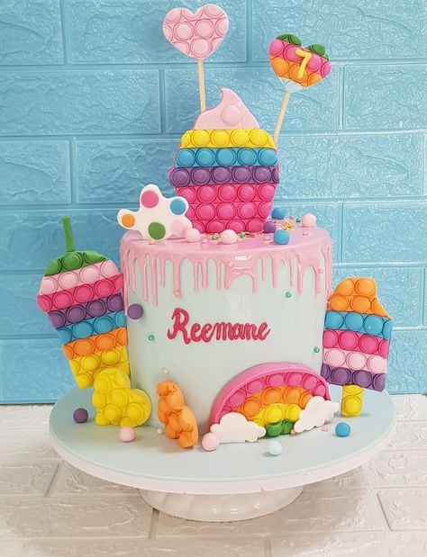 Popit Party, Pop It Cake, Birthday Drip Cake, It Cake, Unicorn Themed Birthday Party, Birthday Cake Pops, Diy Balloon Decorations, Party Pops, Themed Birthday Cakes