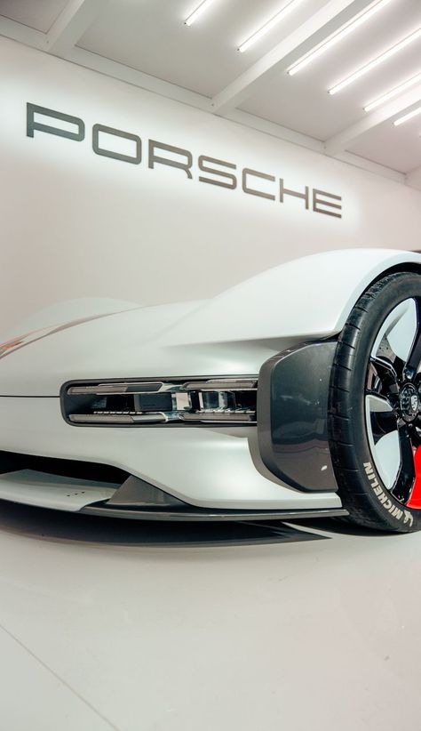 A glimpse into the 2022 Porsche Unseen space that sheds light on epic concept studies and a look into the minds of the designers. Porsche Ads, Porsche Concept, F1 Concept, Porsche Suv, Juventus Wallpapers, Car Interior Design Sketch, Naval Architecture, Car Display, Motorcycle Wallpaper