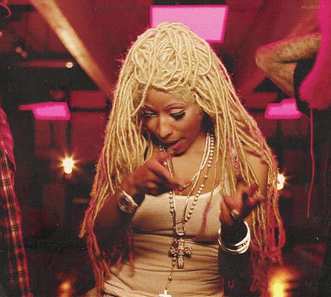 Pink Faux Locs, Nicki Minaj Braids, Female Weezy, Blonde Pink, Nicki Minaj Barbie, Nicki Minaj Photos, Blonde With Pink, Braid Patterns, Faux Locs