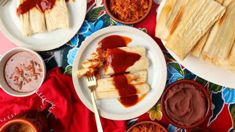 Time to Eat Sauce For Tamales, Traditional Tamales, How To Make Tamales, Chocolate Abuelita, Green Chili Sauce, Dried Chili Peppers, Red Chili Sauce, Tamale Recipe, Mexican Cooking