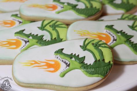 Dream Cookies, Dragon Cupcakes, Frozen Cupcake Toppers, Dragon Ideas, Dragon Cakes, Dragon Birthday Parties, Knight Party, Princess Cookies, Dragon Cookies