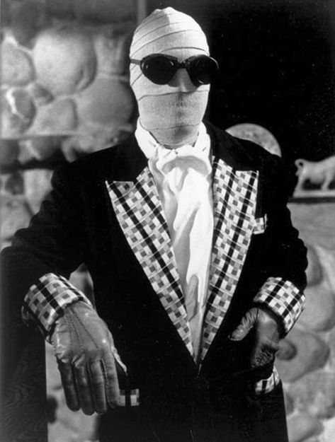 Vintage Hollywood Classics The Invisible Man 1933, Claude Rains, The Invisible Man, Science Fiction Movies, Famous Monsters, Scary Monsters, Best Horror Movies, Invisible Man, Classic Monsters