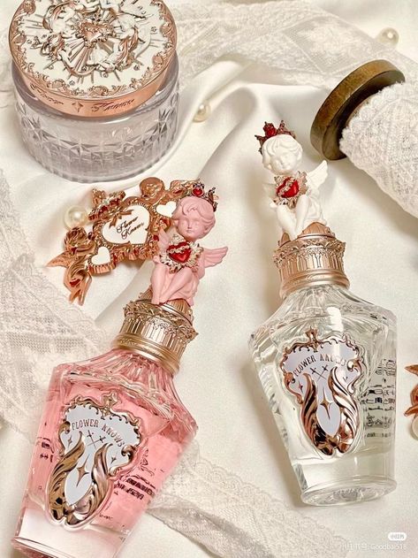 Flower Knows Angel Collection, Flower Knows Little Angel Makeup, Flower Knows Perfume, Flower Knows Little Angel, Chinese Douyin, Angel Perfume, Aphrodite Aesthetic, Chinese Makeup, Douyin Makeup