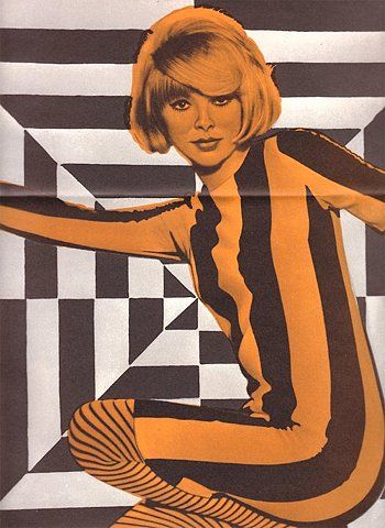 pinned by b22design 1960s Mod Fashion, Mundo Hippie, Fashion 60s, 60s Art, Mod Girl, Mod 60s, Swinging Sixties, 60s Retro, Sixties Fashion