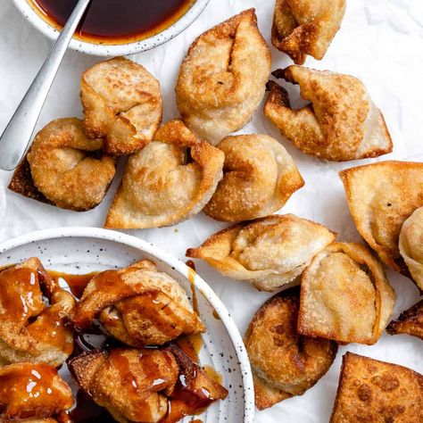 These Tofu Vegetable Crispy Wontons are so easy to make and are the perfect appetizer! This recipe makes 50 wontons and breaks down just how easy these crispy finger-foods are to make! #plantbasedonabudget #wontons #vegan #tofu Tofu Wontons, Veggie Chow Mein, Peanut Dipping Sauce, Crispy Wonton, Fried Wontons, Vegan Fries, Peanut Dipping Sauces, Wonton Recipes, Spicy Peanut Sauce