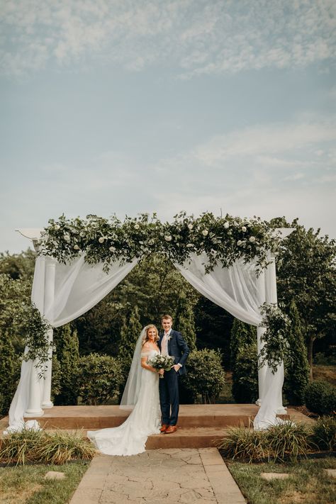 Pergola Ceremony Decorations, Wedding Pergola Decorations Outdoor, Wedding Ceremony Canopy, White Pergola Wedding Decorations, Wisteria Arbor Wedding, Wedding Pergola Ideas, Pergola Decorating Ideas Wedding, Wedding Ceremony Pergola, Pergola Wedding Decor