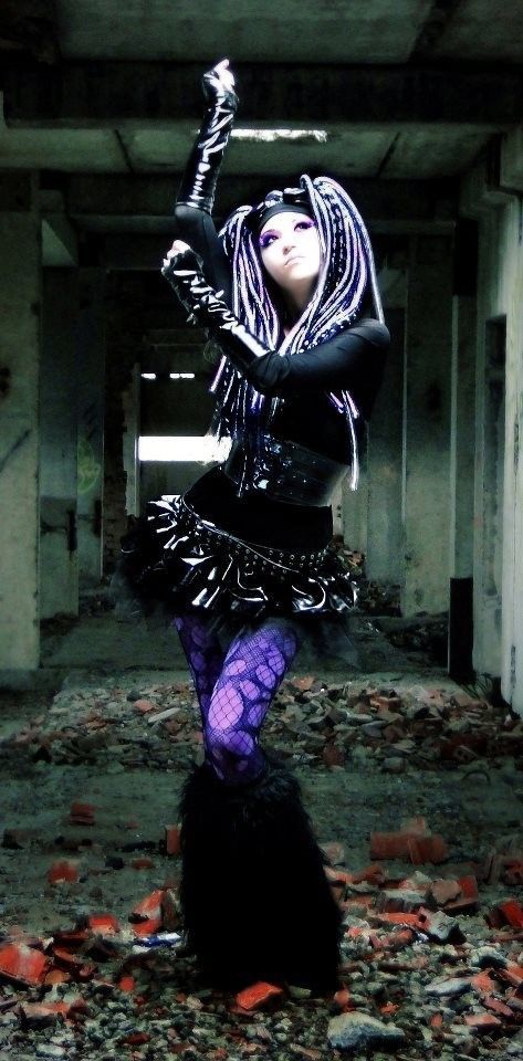 Cybergoth Outfits, Gothic Cyberpunk, Cybergoth Fashion, Industrial Goth, Cybergoth Style, Gothic Women, Arte Punk, Victorian Goth, Cyberpunk Fashion