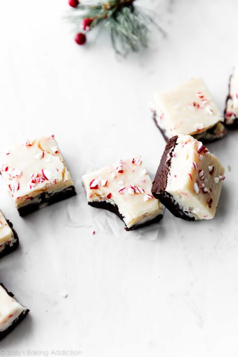 Creamy and soft peppermint bark fudge is an easy fudge recipe combining white chocolate chips, dark chocolate chips, candy canes, and peppermint extract. Just 7 ingredients and no candy thermometer needed. Christmas recipe on sallysbakingaddiction.com Peppermint Bark Fudge Recipe, Peppermint Bark Fudge, Cookies 2023, Sallys Baking, Peppermint Fudge, Fudge Ingredients, Fudge Recipes Chocolate, Sally's Baking, Oh Fudge