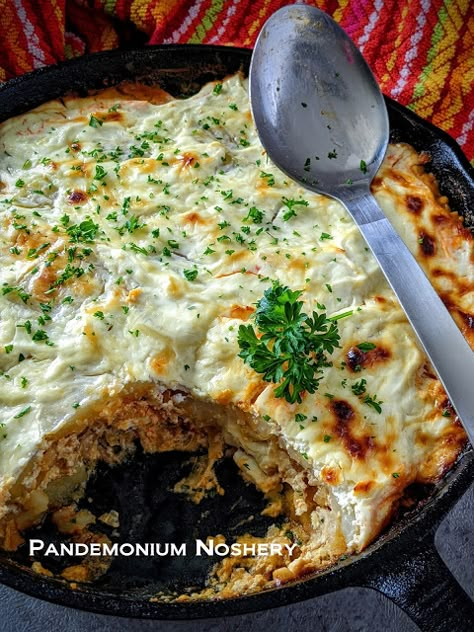 Hungarian Ground Beef Recipes, Healthy Hungarian Recipes, Hungarian Food Traditional, Hungarian Casserole, Hungarian Recipes Traditional, Hungarian Potatoes, Hungarian Breakfast, Layered Potato Casserole, Hungarian Christmas