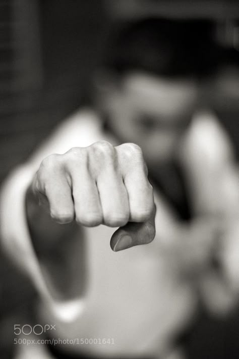 Karate Poses, Karate Studio, Karate Photos, Martial Arts Photography, Photo Sport, Robby Keene, Black Belt Karate, Taekwondo Girl, Karate Kick