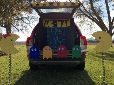 Pacman Trunk or Treat Trunker Treat Ideas, Trunk Or Treat Ideas, Hallowen Ideas, Treat Ideas, Trunk Or Treat, Mini Christmas Tree, Pac Man, Fashion Kids, Fall Fun