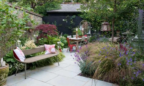 Shady Backyard Ideas, Shady Gardens, Garden Ideas Uk, Small City Garden, Tattoo Plant, Small Garden Landscape, Shade Garden Plants, Small Courtyard Gardens, Courtyard Gardens Design