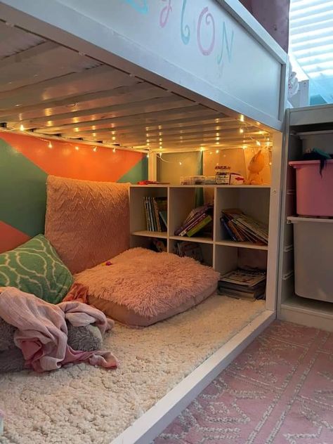 Kids Loft Bed Bedroom, Loft Bed Reading Nook Ideas, Reading Corner Under Loft Bed, Loft Bed Fort Ideas, Loft Bed Reading Area, Little Kid Loft Bed, Bunkbed Ideas Small Room, Under The Bunkbed Ideas, Under Bed Fort Ideas