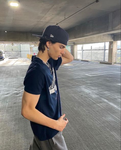 Backwards Hat Outfit, Jared Trent, Michael Townsend, Patrick Feely, Hat Outfit Men, Aesthetic Guy Outfits, Backwards Hat, Men Fashion Photoshoot, Boys Of Tommen