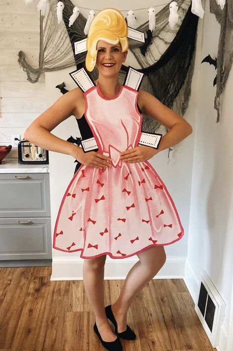 Doll Costume Diy, Diy Paper Doll, Easy Diy Halloween Costumes, Paper Doll Costume, Creative Halloween Costumes Diy, Diy Costumes Women, Halloween Costumes For Women, Doll Halloween Costume, Diy Halloween Costumes For Women