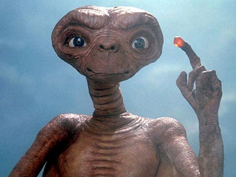 ET go home Explain A Film Plot Badly, Et Phone Home, Et The Extra Terrestrial, Movie Trivia, Film Theory, Barbie Quotes, Bear Quote, Extra Terrestrial, Movie Facts