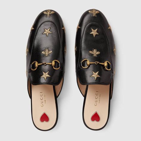 Princetown Gucci, Gucci Princetown, Embroidered Slippers, Loafers Outfit, Dr Shoes, Gucci Loafers, Hipster Mens Fashion, Beautiful Sandals, Designer Slippers