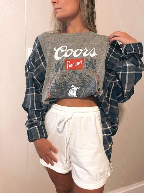 Reworked Clothes Diy, Vintage Reworked Clothing, Rework Clothes, Coors Banquet, Reworked Clothes, Reworked Fashion, Reworked Clothing, Upcycle Clothes Diy, Upcycle Shirt