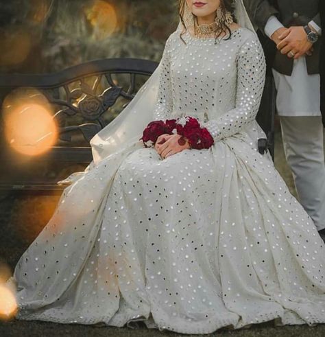 Nikah White Dress, Nikkah Dress Pakistani 2023, Jorjat Fabric Frock Design Simple, Nikkah White Dress, Simple Nikkah Dress, Nikah Dress Pakistani, Simple Engagement Dress, Chic Prom Dresses, Nikah Outfit