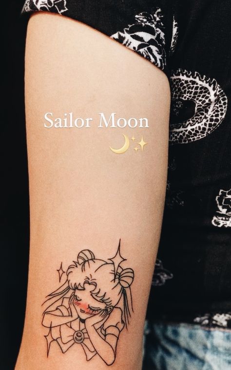 Bruni Tattoo, Tatuaje Sailor Moon, Sailor Moon Tattoo Minimalist, Sailor Moon Tattoo Ideas, Zelda Tattoo, Sailor Moon Tattoo, Torso Tattoos, Sharpie Tattoos, Small Pretty Tattoos