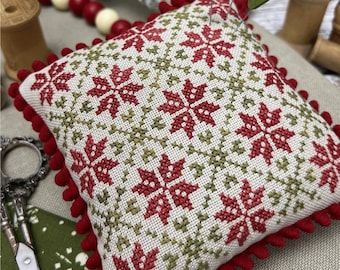 Primrose Cottage Stitches, Quilt Cross Stitch, Christmas Quilt Patterns, Cross Stitch Patterns Christmas, Cross Stitch Fabric, Christmas Quilt, Christmas Cross, Cross Stitch Art, Cross Stitch Chart