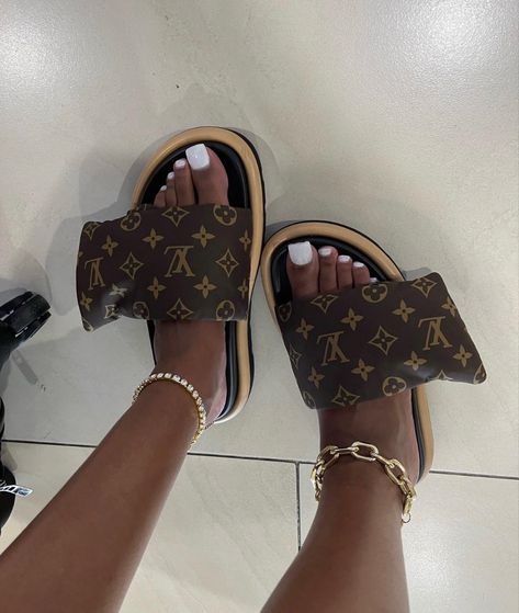 Lv Pillow Slides Outfit, Louis Vuitton Slides Women, Louis Vuitton Fluffy Slides, Lv Slides, Louis Vuitton Pillow Slides, Cute Slides, Bling Sandals, Holiday Outfits Summer, Gold Slides