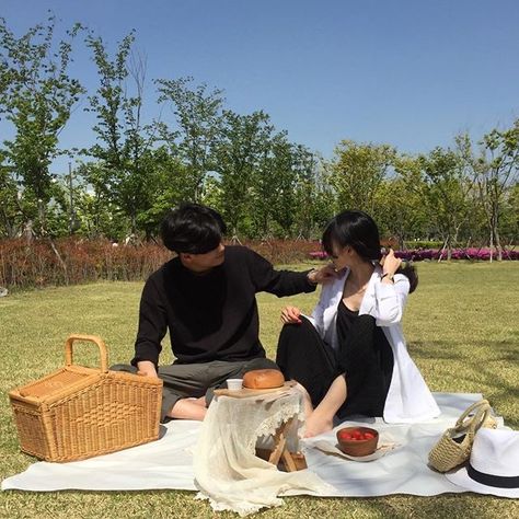 garden mountains landscape scenery forest picnic table style green light pastel korean japanese ethereal minimalistic aesthetic clothing cows sheeps goats travel people trees nature natural secret garden pretty r o s i e Kore Ulzzang, Image Couple, Picnic Date, Couples Vibe, Ulzzang Couple, Korean Couple, Cute Couples Photos, Jolie Photo, Two People