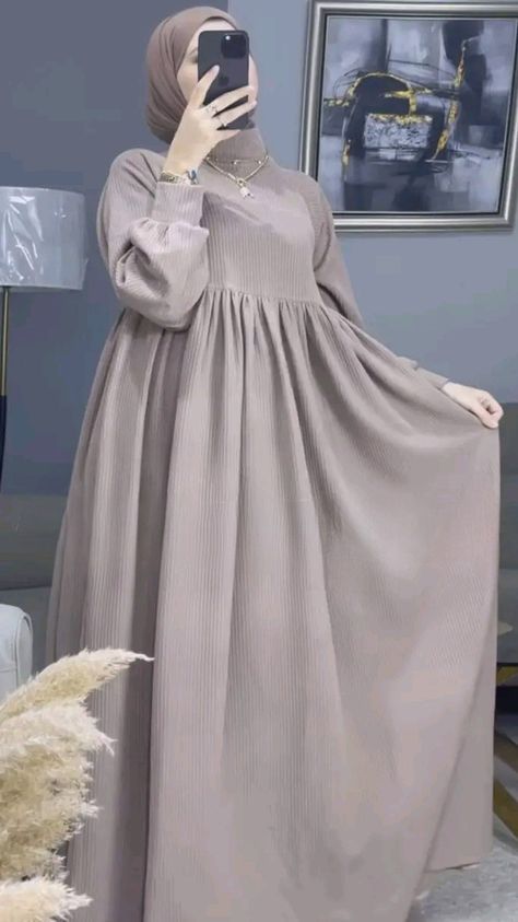 Islamic Outfits For Women, Islamic Outfits, Muslimah Fashion Casual, Modest Winter Outfits, Islamic Fashion Dresses, Stile Hijab, Fancy Dresses Long, Muslim Fashion Dress, Designer Dresses Casual