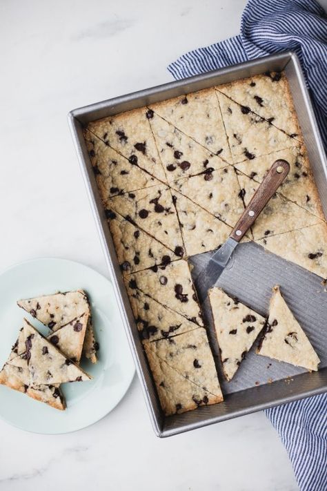 Cookie Brittle, The Modern Proper, Modern Proper, Brittle Recipes, Diy Easy Recipes, Slow Cooker Desserts, Photography Food, Absolutely Fabulous, Chocolate Chip Cookie