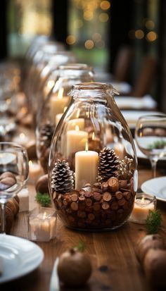 Simple Thanksgiving Table Decor, Table For Christmas, Christmas Tips, Christmas Dining Table Decor, Tafel Decor, Christmas Dining Table, Christmas Tablescape, Thanksgiving Table Decorations, Christmas Tablescapes