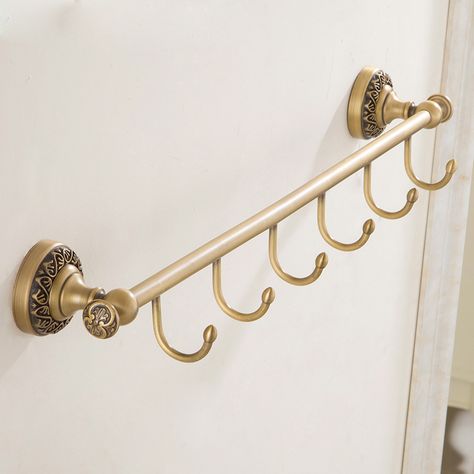 Gold Bathroom Hardware Set, Hooks In Bathroom, European Style Bathroom, Bathroom Bedroom Ideas, Pink Bedroom Accessories, Baddie Room Ideas, Gold Bathroom Hardware, Realistic Apartment, Baddie Room