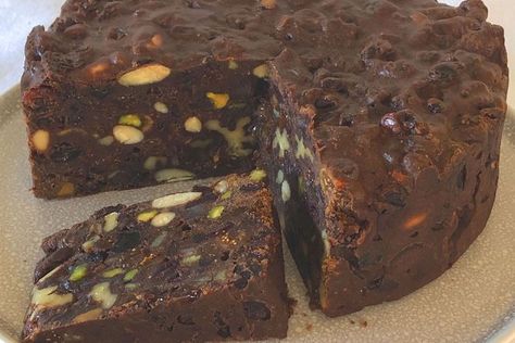 Italian Christmas cake Light Christmas Cake, Italian Chocolate Cake, Italian Christmas Cake, Fruit Pie Recipe, Italian Cakes, Cake Cooking, Fruit Cakes, Italian Cake, Italian Foods