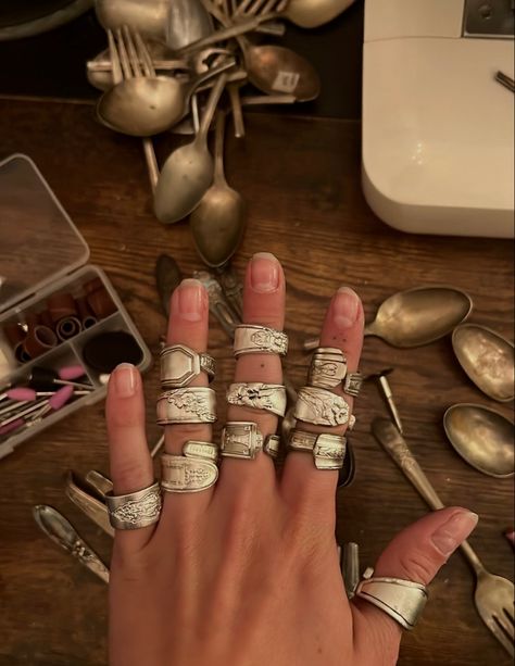 #rings #ringsjewelry #spoonring #jewelry #ringstack #aesthetic #jewelrydesigner #unique #ring #need #design #fashion Spoon Rings Aesthetic, Silversmith Aesthetic, Fork Ring, Spoon Ring, Spoon Rings, 2025 Vision, Unique Ring, Lucky Girl, Design Fashion