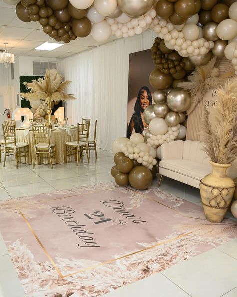 Pampas theme event ✨ Our venue is perfect for intimate gatherings such as dinner parties, baby showers, and micro weddings. Book today decor packages starting at $2500 for simple decor. Exquisite packages starting at $6500. Venue: @wynterseventhall Friday & Sunday $950 Saturday $1050 Cleaning fee: $150 + taxes 📲(954)466-2233 📍90 E McNab Rd Pompano Beach Fl 33060 . . . . Event Designer/planner: @wynterpartyrentals Event Assistant: @_divine.in.decore Photographer @bran85photography F... Prom Send Off Ideas Decorations Inside, Birthday Venue Ideas, Small Event Space Design, Event Space Decor, Birthday Gala, Event Space Design, Event Booth Design, Birthday Venues, Fancy Event