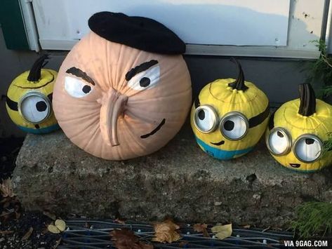 Halloweenpyssel Barn, Julkransar Diy, Veselý Halloween, Minion Pumpkin, Creative Pumpkin Painting, Halloween Fest, Pumpkin Contest, Halloween Pumpkin Designs, Halloween Pumpkins Painted