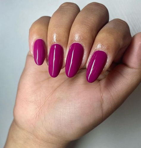 𝕂𝔼𝕀𝕃𝔸 on Instagram: "ME ENCANTA!😍🤍 DND•049" Dnd Bubbles 792, Dnd Gel Polish Rebecca Purple, Dnd Gel Polish 808, Dnd 727 Pixie, Dnd 018 Violet Pink, Dnd Gel Polish, Short Gel Nails, Gel Polish, Gel Nails