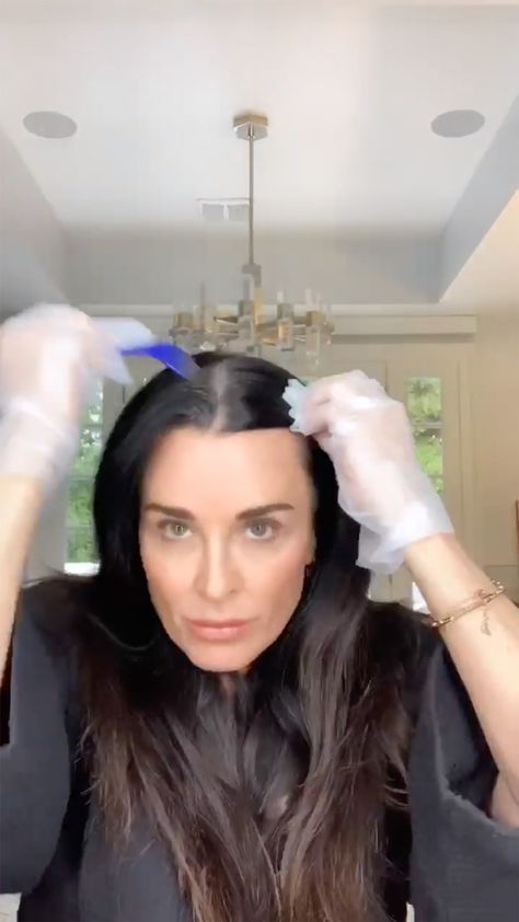 How To Color Your Roots At Home, Kyle Richards Style, Vanderpump Rules Hairstyles, Kyle Richards Hair, Kyle Richards Hair Color, Gina Real Housewives Hair, Kylie Richards, Home Hair Coloring, Hair Dye At Home