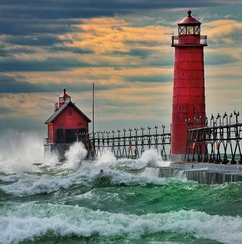 "September Gale" Grand Haven Breakwater Lighthouse is located in the harbor of Grand Haven, Michigan. Image by John McCormick@Flickr. Grand Haven Michigan, Harbor Lights, Lighthouse Pictures, Grand Haven, Beautiful Lighthouse, Awesome Pictures, Michigan Usa, Light Houses, Pure Michigan