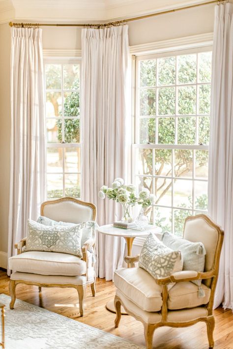 Southern Preppy Living Room, Bay Window Drapes, Dining Room Drapes, Nancy Myers, Living Room Drapes, Dining Room Curtains, Custom Drapes, Pleated Curtains, Custom Curtains