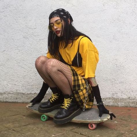 Yellow Grunge Outfit, Hufflepuff Outfit, Yellow Grunge, Dark Outfit, Outfit Grunge, Yellow Clothes, Grunge Outfit, Women Fashion Edgy, Wild Heart