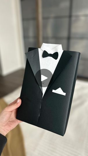 5.4K reactions · 1.3K shares | Dad Card and Elegant Wrapping #giftwrapping #wrappingpresents #fatherday #fatherdaygifts #cardfordad | ELEN ⭐️ DIY Creator + Maker | Taylor Swift · Never Grow Up (Taylor's Version) Unique Gift Wrapping Ideas Creative, Homemade Wedding Gifts, Homemade Holiday Cards, Elegant Gift Wrapping, Unique Gift Wrapping, Host Gifts, Wedding Gift Diy, Present Wrapping, Creative Gift Wrapping