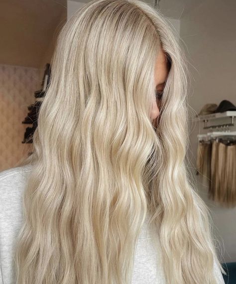 Extremely Blonde Hair, Bright Creamy Blonde Balayage, Natural Bright Blonde Hair, Butter Cream Blonde Hair, Solid Blonde Hair Color, Almost Blonde Hair, Blonde With Blended Roots, Creamy Platinum Blonde Hair, Pure Blonde Hair