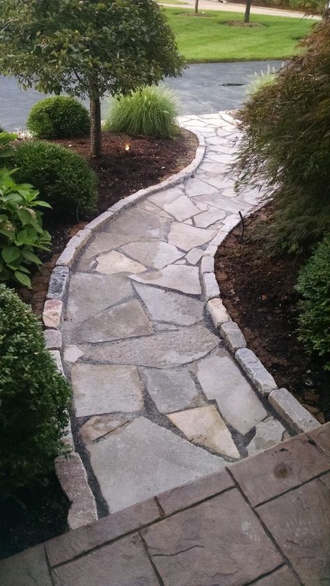 Easy Front Yard Landscaping, Pathway Design, Green Therapy, Front Yard Walkway, Modern Gardening, Flagstone Pathway, Stone Garden Paths, Backyard Walkway, Walkway Landscaping