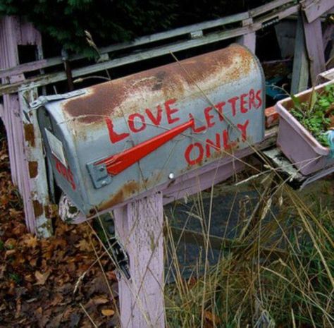 Love Letters Only Mailbox Aesthetic, Old Mailbox, Pink House, Love Only, Pics Art, New Wall, Hopeless Romantic, Mailbox, Love Letters