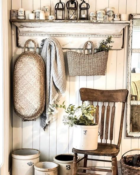 Crock Decor Farmhouse Style, Old Farmhouse Decor, Vintage French Cottage, Crock Decor, Foyers And Entryways, Countryside Farmhouse, Vintage Spring Decor, Antique Cottage, Antique Farmhouse Decor