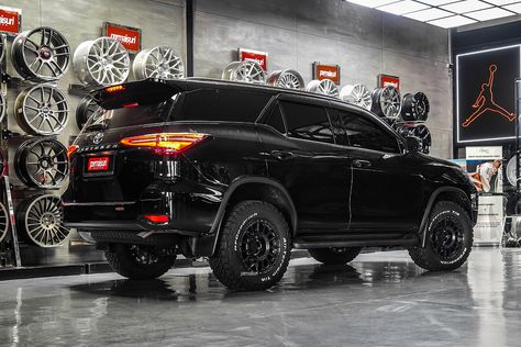 Fortuner Legender Black, Fortuner Toyota Modified, Black Fortuner Car, Toyota Fortuner Modified, Fortuner Modified, Fortuner Toyota Modified Black, Toyota Fortuner Black, Fortuner Legender, Fortuner Toyota