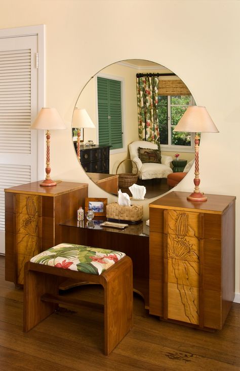 Historic Charles Dickey House | Fine Design Hawaii......Dickey is the Father of Hawaiian Architecture. Hawaiian Homes Interior, Hawaiian Bedroom Ideas, Hawaiian Interior Design, Hawaiian Architecture, Hawaiian Furniture, Hawaiian Interior, Hawaiian Cottage, Hawaiian Bedroom, Vintage Hawaiian Decor